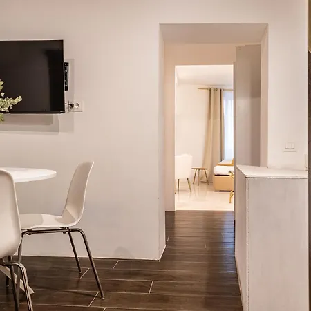 The Heritage Apartment 4 Guests Piazza Di Spagna & Trevi-2