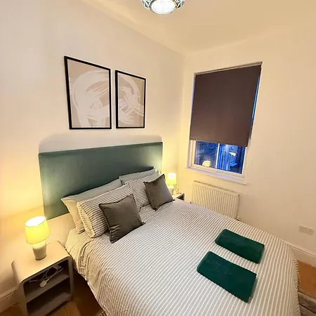 Stylish Flat Close To Station Zone 2-3