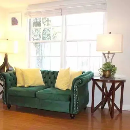 Cozy Midtown Garden Apartment | Walk The Beltline.-2