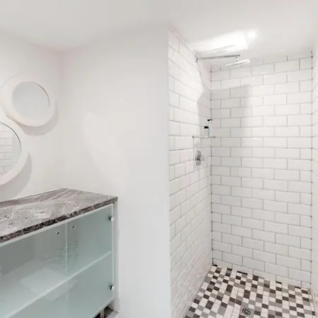 Upper Jarvis - Stylish 1-Bed In Shared Guesthouse-3