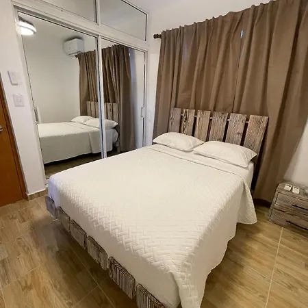 Luxurious 1Br Apartment With Ocean And Mountain Views, Central-3