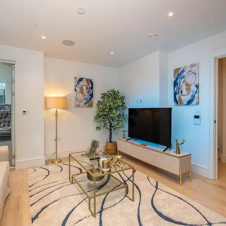 Modern Apartment Cinema, Gym & Games Access-2