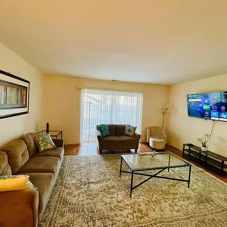 2Br2Ba Balcony With Yard View In-Unit Laundry-3