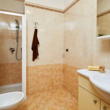 Apartment Komfort-Apartment Mit Balkon Bv1 By Interhome-2
