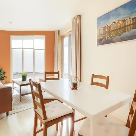 Elegant 1-Bed Apt In City Centre-3