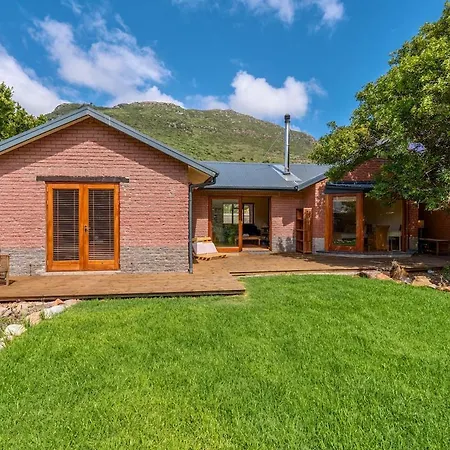 French Styled Family Cottage In Hout Bay-3