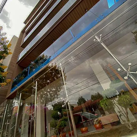 Alojamiento De Alta Gama Con Ascensor Y Diseno Moderno-3