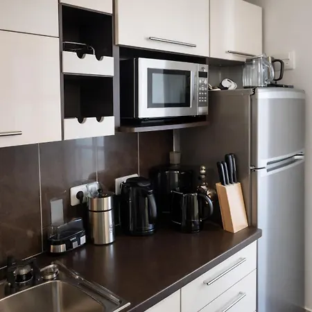 Top-Secure Spacious Penthouse - Usa Embassy-2