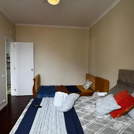Amplo Com 2 Quartos 5 Minutos Da Praia Bi94-402-2