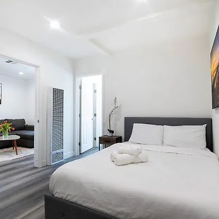 Comfortable 2Bedroom Apartment Close To Beverly Hills-3