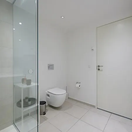 Unique 4-Bedroom Apartment With Panoramic Sea View-3