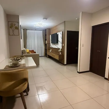La Bela Casa Studio Apartment, Downtown, With Kitchen-3