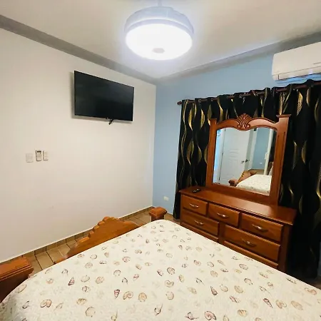 Impecable 2 Bedroom Apartment Steps From The Pier-2