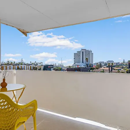 Breezy Beachside 2Br Private Balcony Views-2