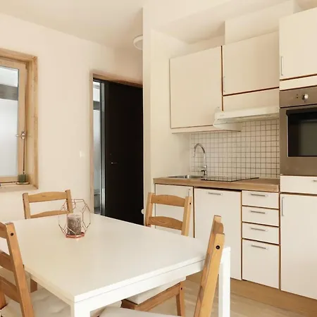 Elegant 1-Bed Apt In City Centre-2