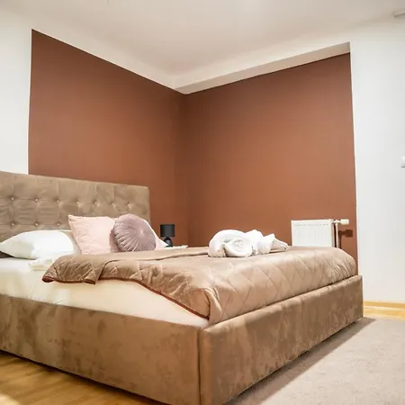 Nar Royalton Apartment #27 Free Parking-3