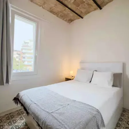 Apartment In Bcn 2-1-3