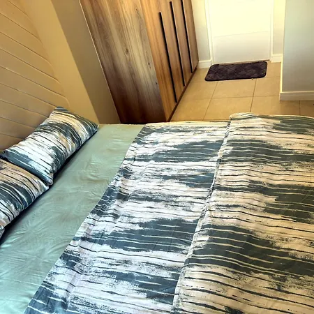 Chic Apartment With Panoramic Views & Braai-3