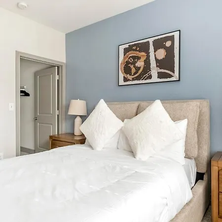 Landing Incredible 2Bd Gym Pool-3