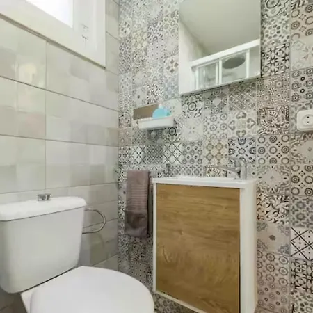 Apartment In Bcn 2-1-2