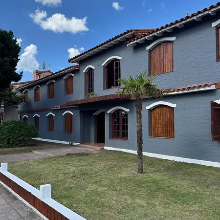 Colonial Suites-3