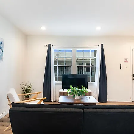Cozy Studio Suite Near Beverly Hills For Two-2