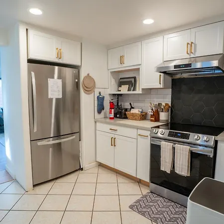 Modern-Cozy 3BR, EV&Family Friendly-3