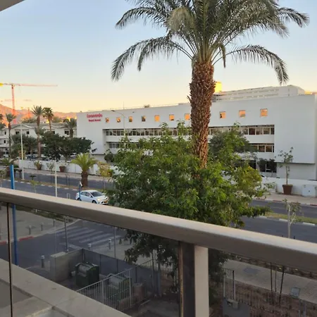 Royal Park A&7 Deluxe, Swim Pool - By G&P Suites-3