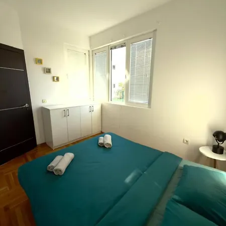 City Love Apartments Budva - Parking-2