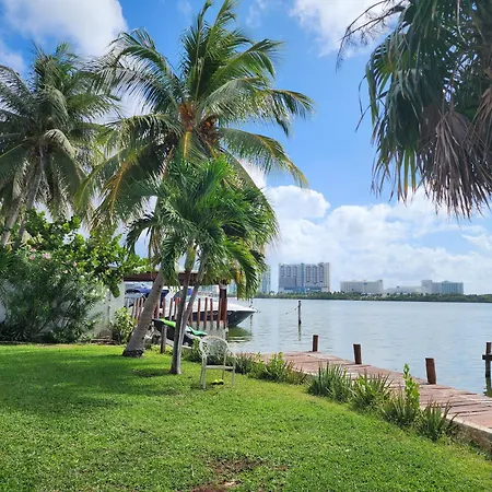 Apartment With A Lagoon View-2