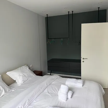 Luxe Living Lakescape Suite - Lake View Residences-3
