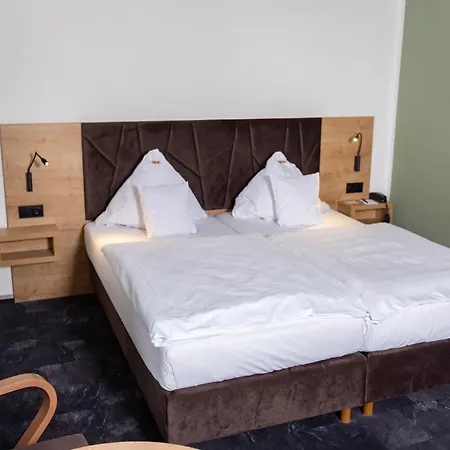 Hotel Alpha-2
