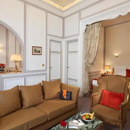 Hotel Regina Louvre-3