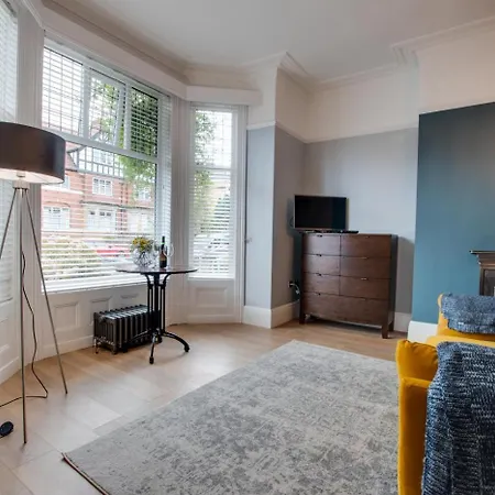 2 Bed In Scarborough Oc-S043-2