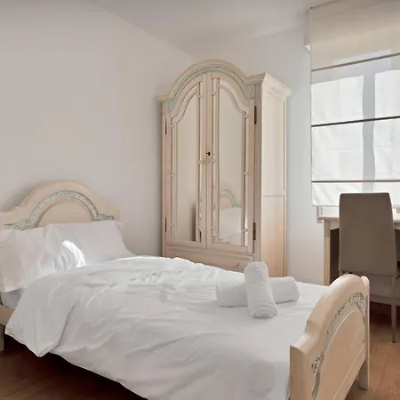 Apartamento En El Centro De San Pedro Alcantara - La Libertad 3 5 4-2