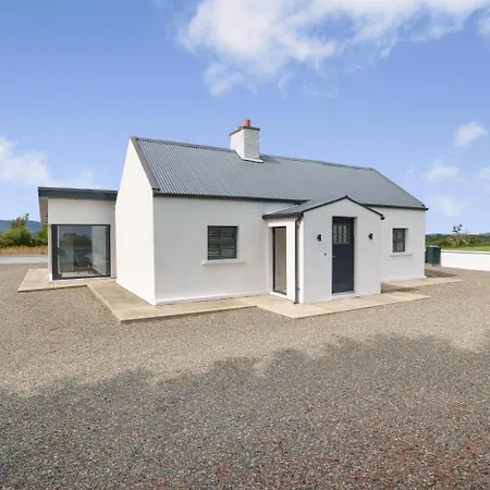 3 Bed In Tomnahealy Little Oc-T32392-2