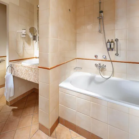 Mamaison Residence Izabella Budapest-3