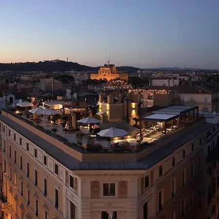 Navona Queen Rooftop-2
