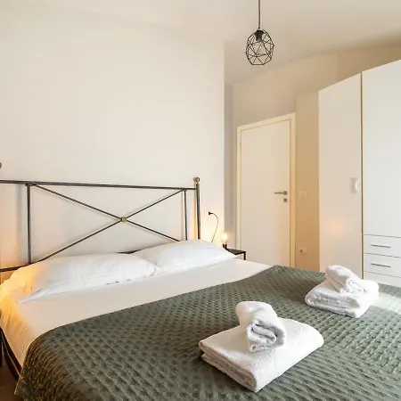 Desenzano Uptown Suites By Wonderful Italy-3