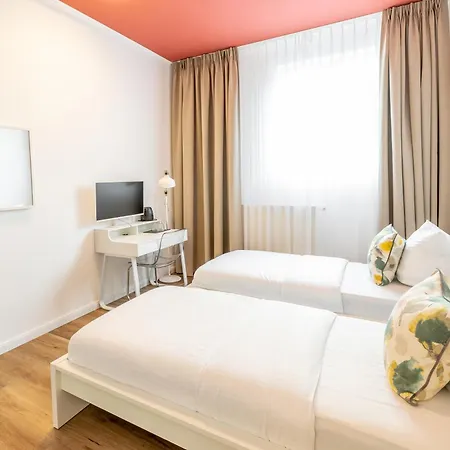 Midi Inn Parkhotel Mitte-3