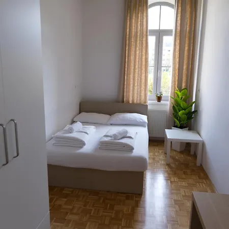 C - Punkt Hostel-3