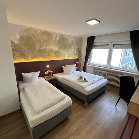 Hotel Meiendorfer Park Free Parking-3