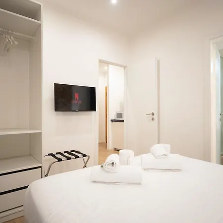 IV House-2