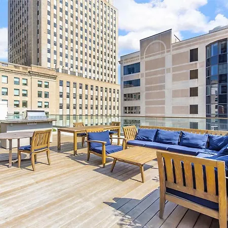 Back Bay Studio W Gym Nr Newbury St Bos-411-3