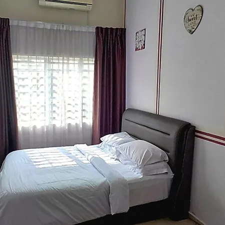 Cozy Rizqy - Spacious & Budget-Friendly 3R2B Homestay-3