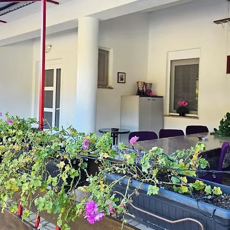 Beautiful Casa Ivana With Pool In Pula-3