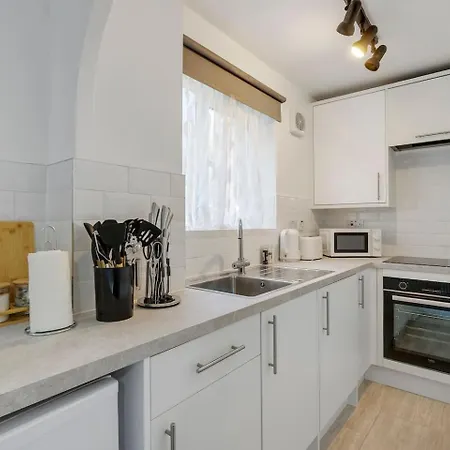 Furnished 1Bed Flat Near Tottenham Hale-3
