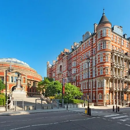 Cosy & Spacious 2Br Apartment In The Heart Of Central London - Recently Refurbished-3