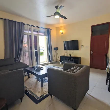 Zanzi modern 2 bed apartment GF-2