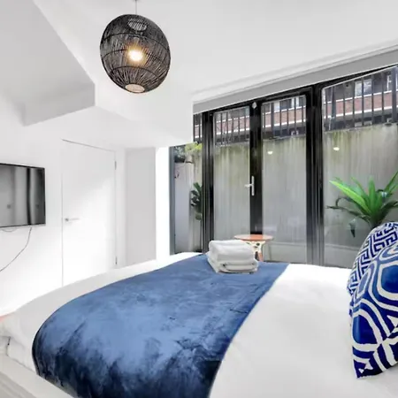 Loft-Style 3 Bed Apartment Short Term Rental & Flexible Renting Hoxton With Free Wifi & Terrace !-3